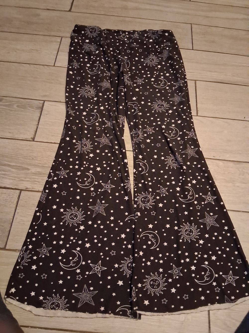 No Boundaries Black Celestial Flare Leggings